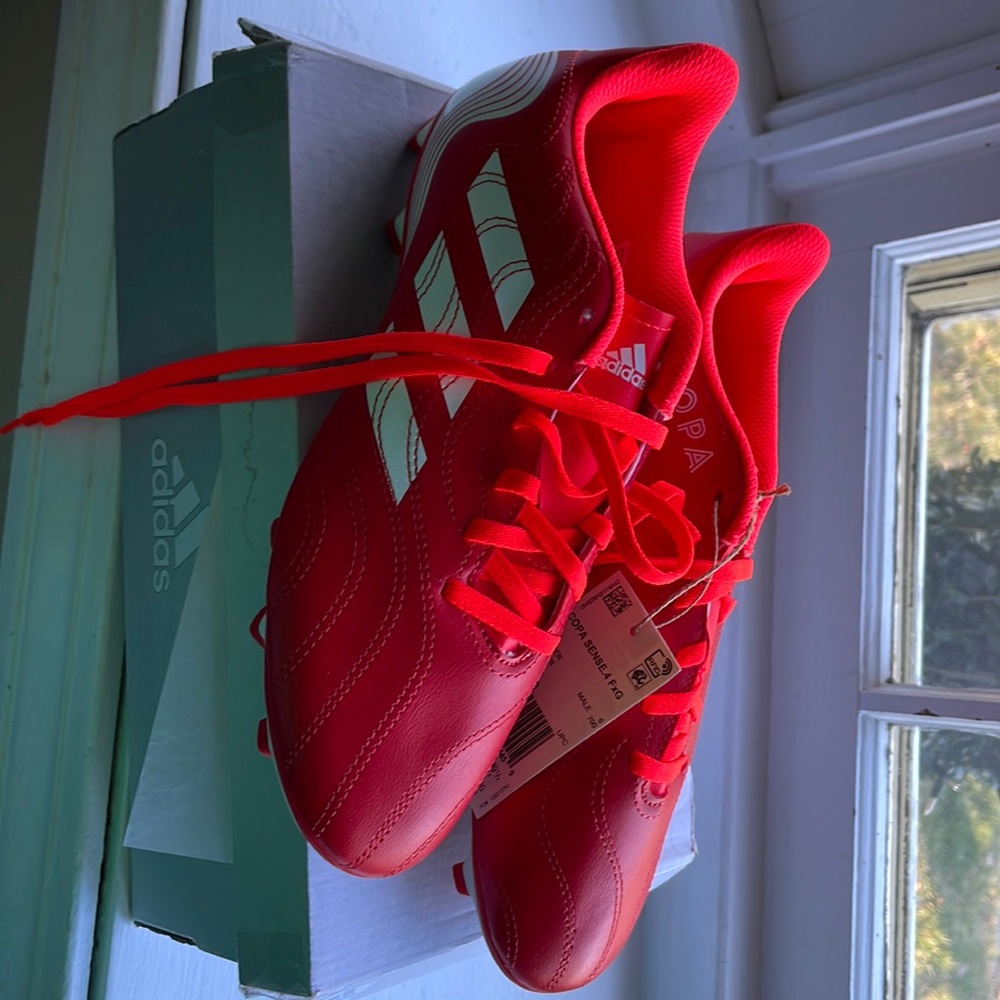 BNIB adidas soccer cleats   Boys 6.5 Adidas Copa Sense.